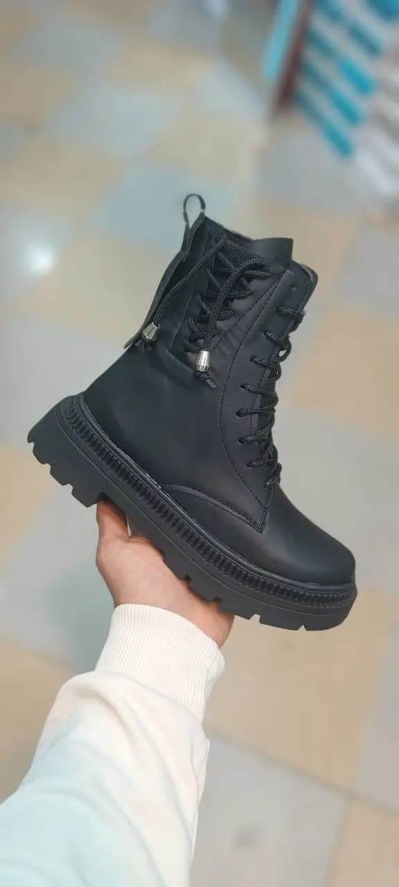 بوت زنانه مدل منگوله دار کد 6441