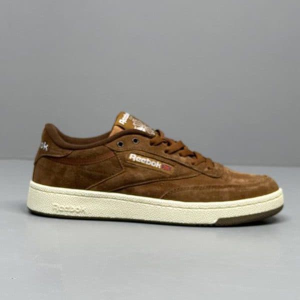 ریبوک کلاسیک کلاب سی قهوه ای رنگ reebok sneakersy Club C 85 — تصویر ۳