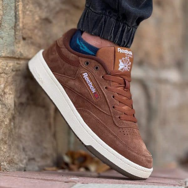 ریبوک کلاسیک کلاب سی قهوه ای رنگ reebok sneakersy Club C 85 — تصویر ۴