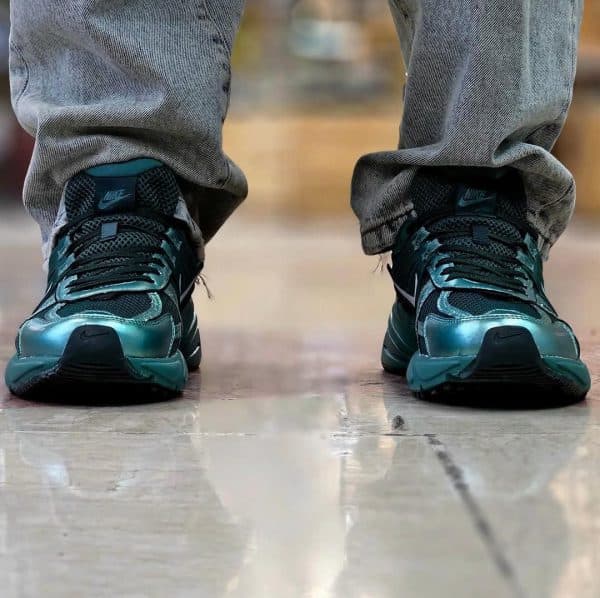 نایک وی تو کی ران سبز Nike V2K Run Shoes — تصویر ۳
