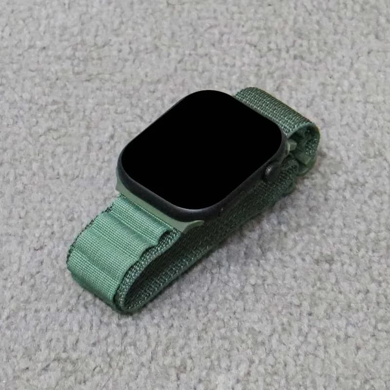 بند ورنا مدل Silicon Hexa مناسب برای اپل واچ 42/44/45/49 میلی متری سری کلاسیک و اولترا — تصویر ۴