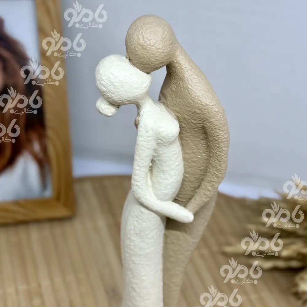 مجسمه رزین معشوق ستایش تکی — تصویر ۲