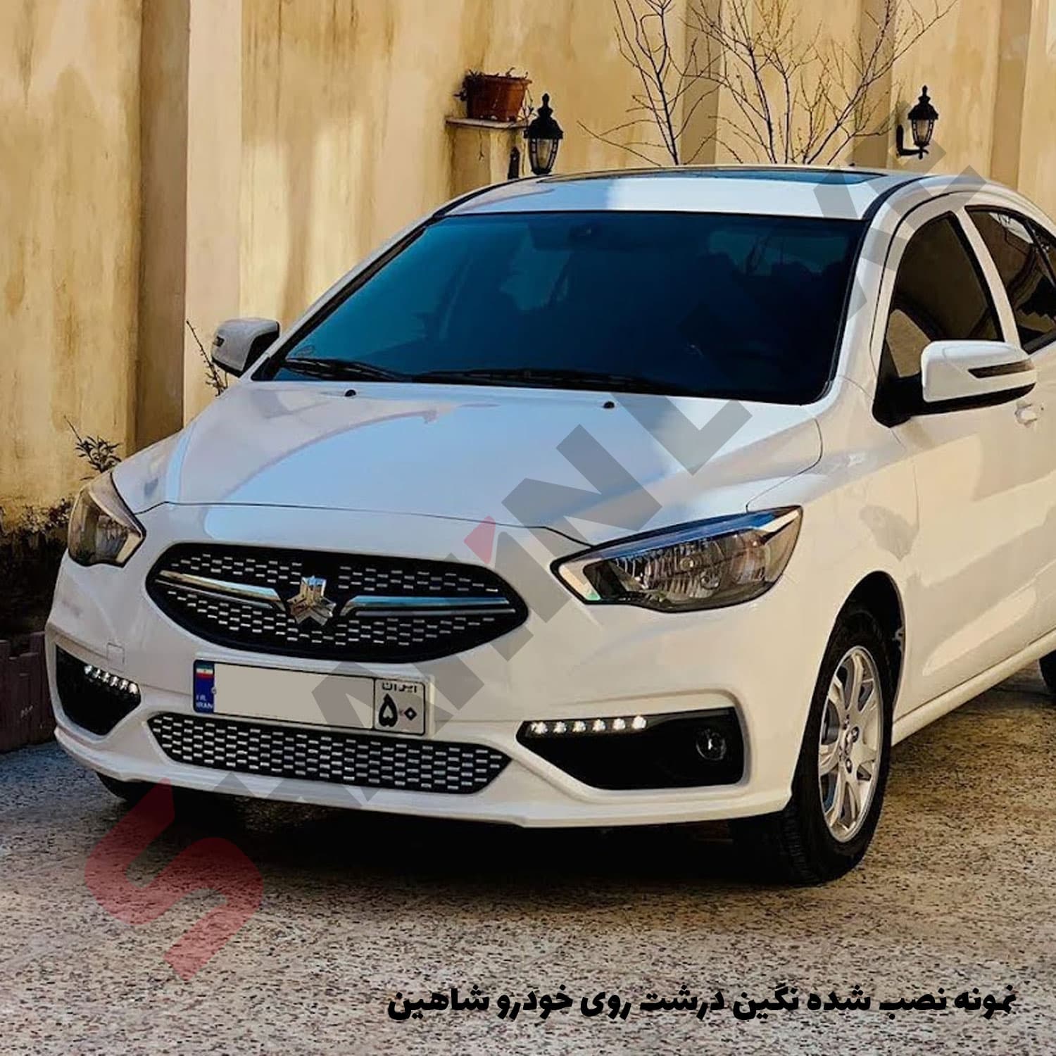 نگین تزئین جلو پنجره خودرو شاهین — تصویر ۳
