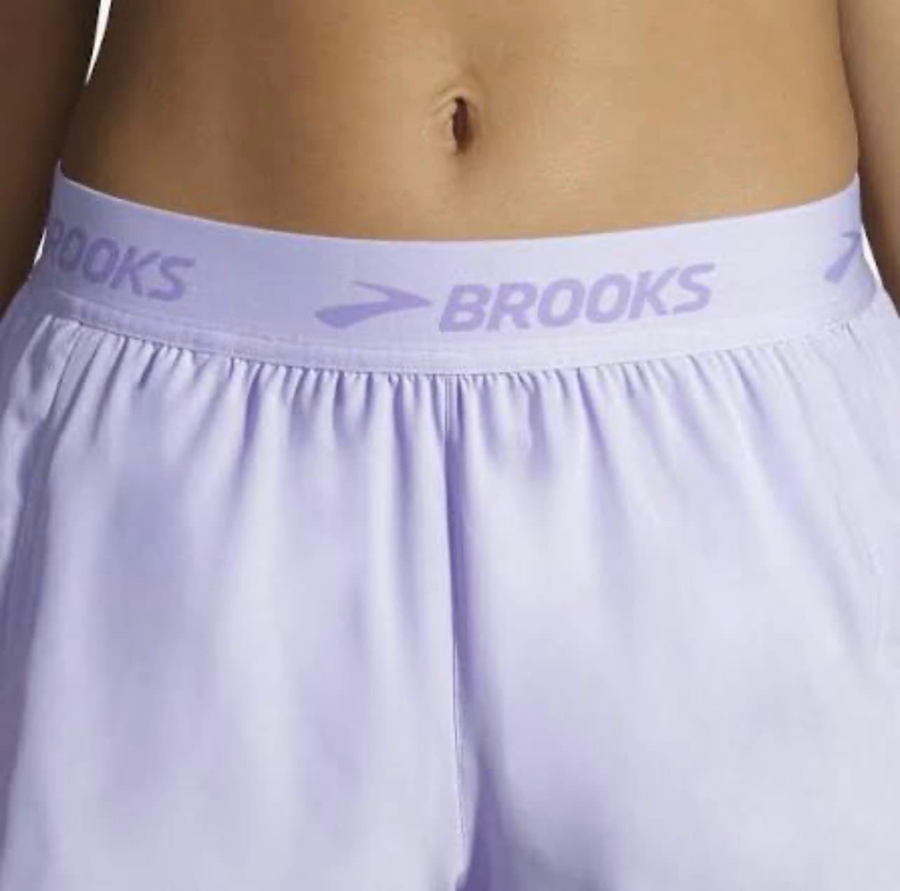 شورت ورزشی زنانه بنفش کمرنگ بروکس Brooks Chaser 3″ Short — تصویر ۲