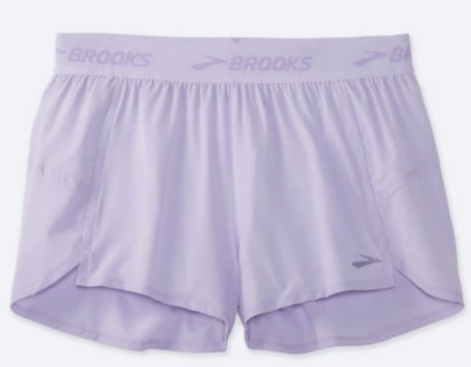 شورت ورزشی زنانه بنفش کمرنگ بروکس Brooks Chaser 3″ Short