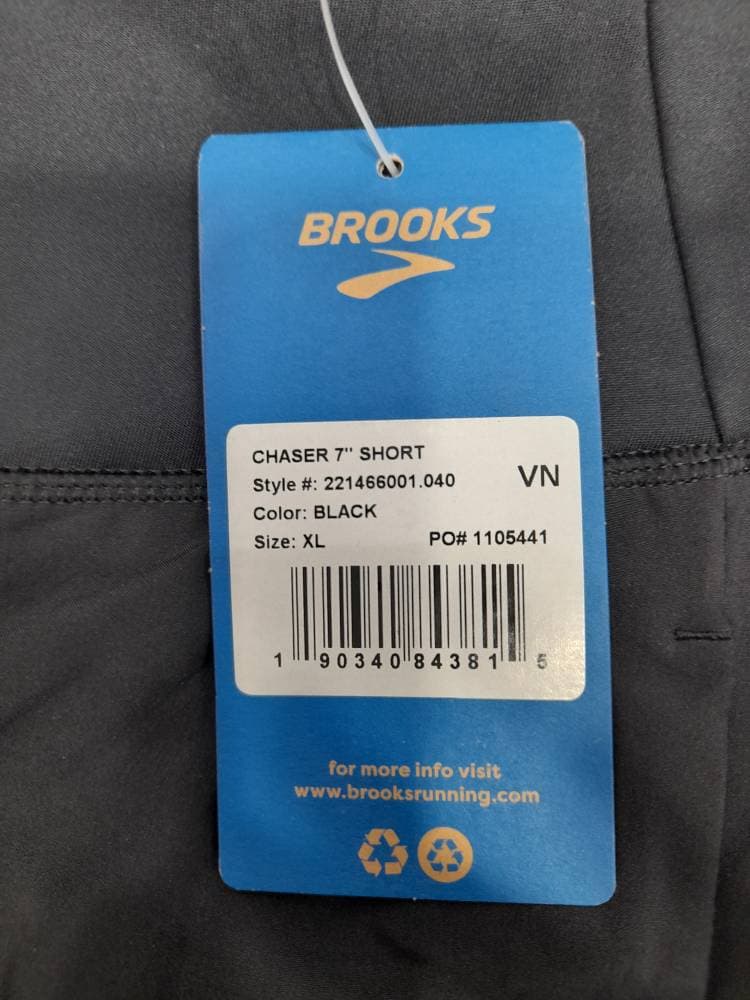 شورت ورزشی زنانه مشکی بروکس Brooks Chaser 7″ Short — تصویر ۲