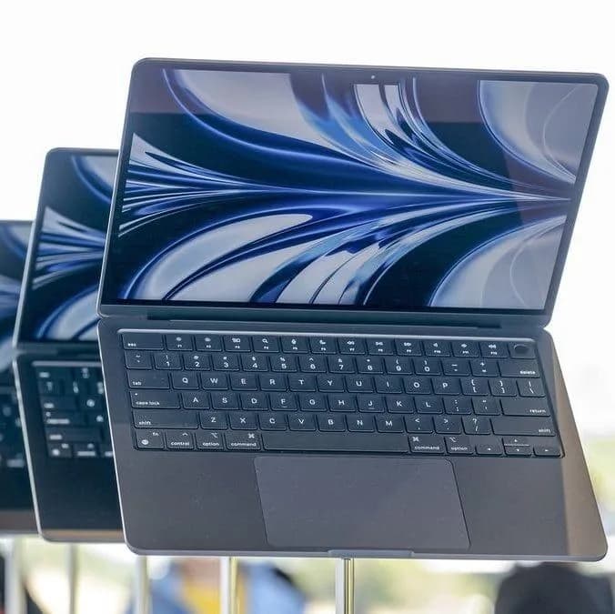 لپ تاپ 13.6 اینچی اپل مدل MacBook Air MC6C4 2025 M4-24GB RAM-512GB SSD — تصویر ۶