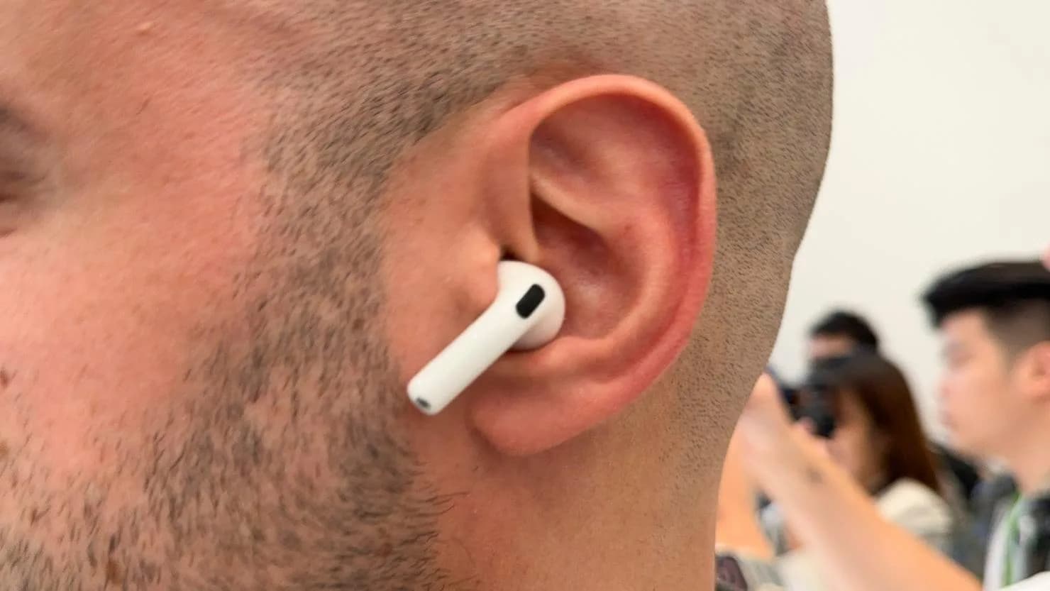 هندزفری بیسیم اپل ایرپاد نسل 4 مدل نویز کنسلینگ فعال| Apple Airpods 4 ANC 2024 — تصویر ۵