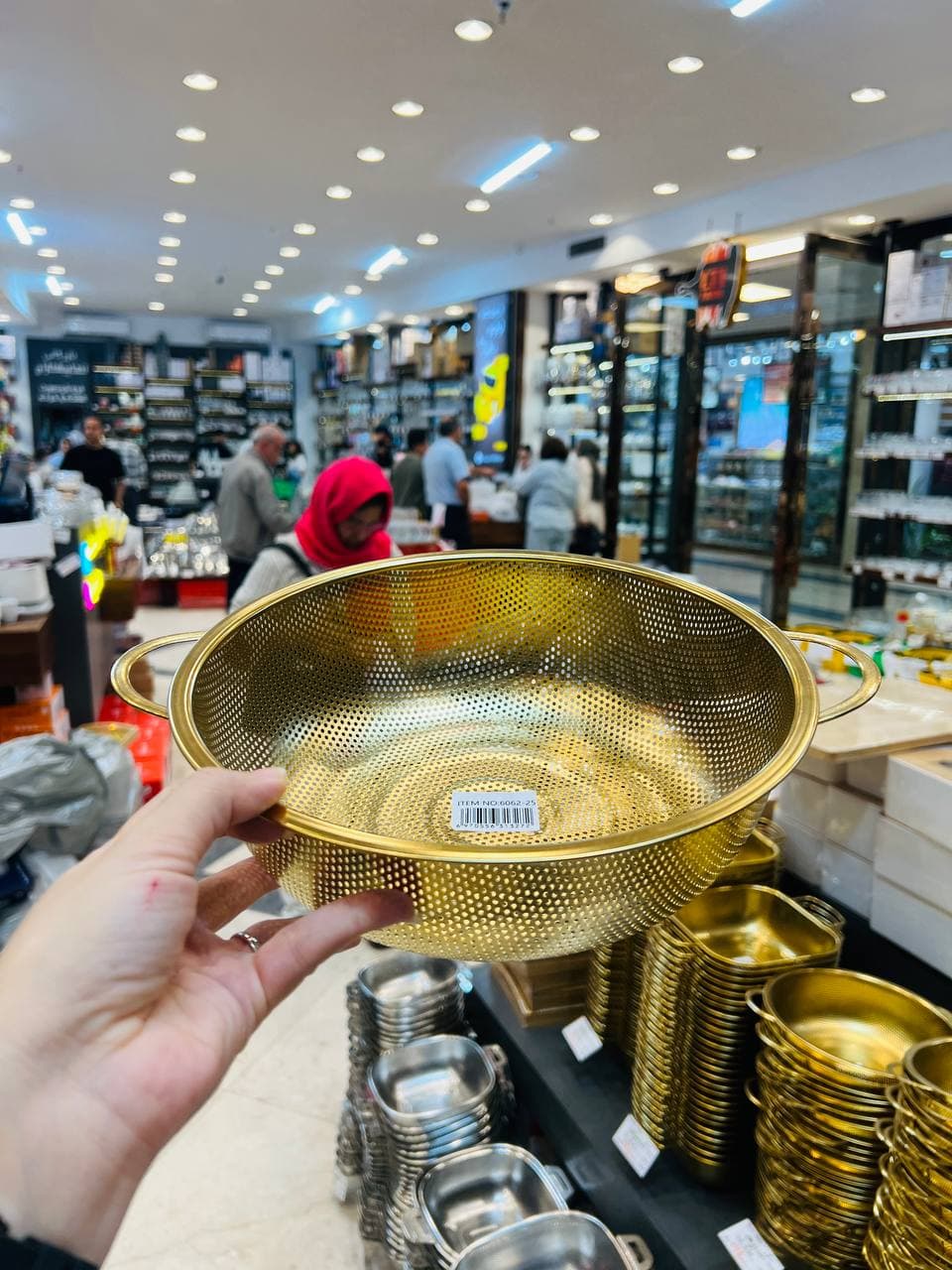 آبکش پانچ طلایی رنگ ثابت وارداتی 6062-25 — تصویر ۳