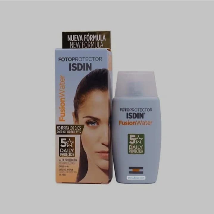 کرم ضد آفتاب ایزدین بی رنگ مدل فیوژن واتر Fusion Water SPF 50-