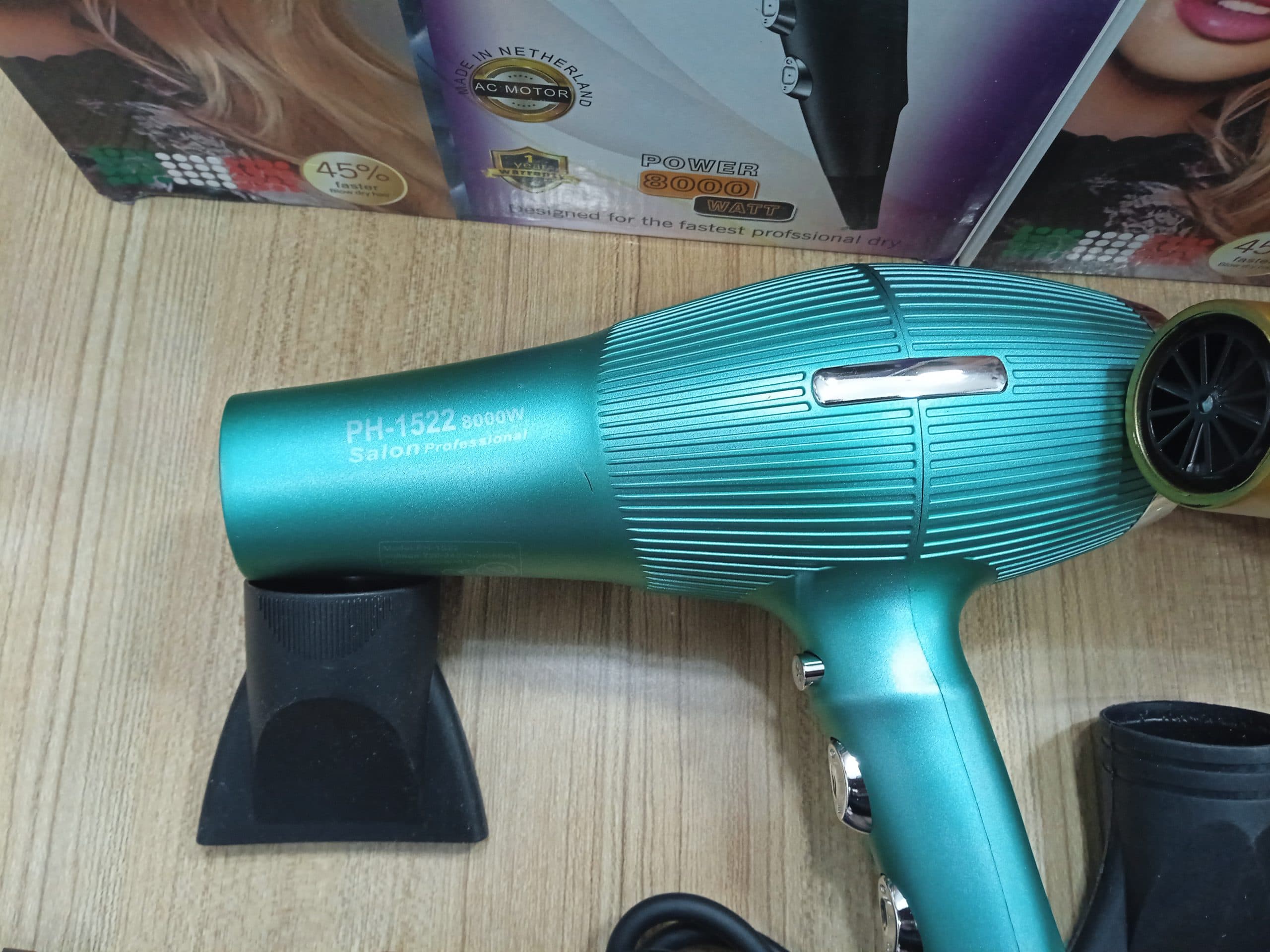 سشوار حرفه ای فلیپس مدل1522وات8000درسه رنگ — تصویر ۲