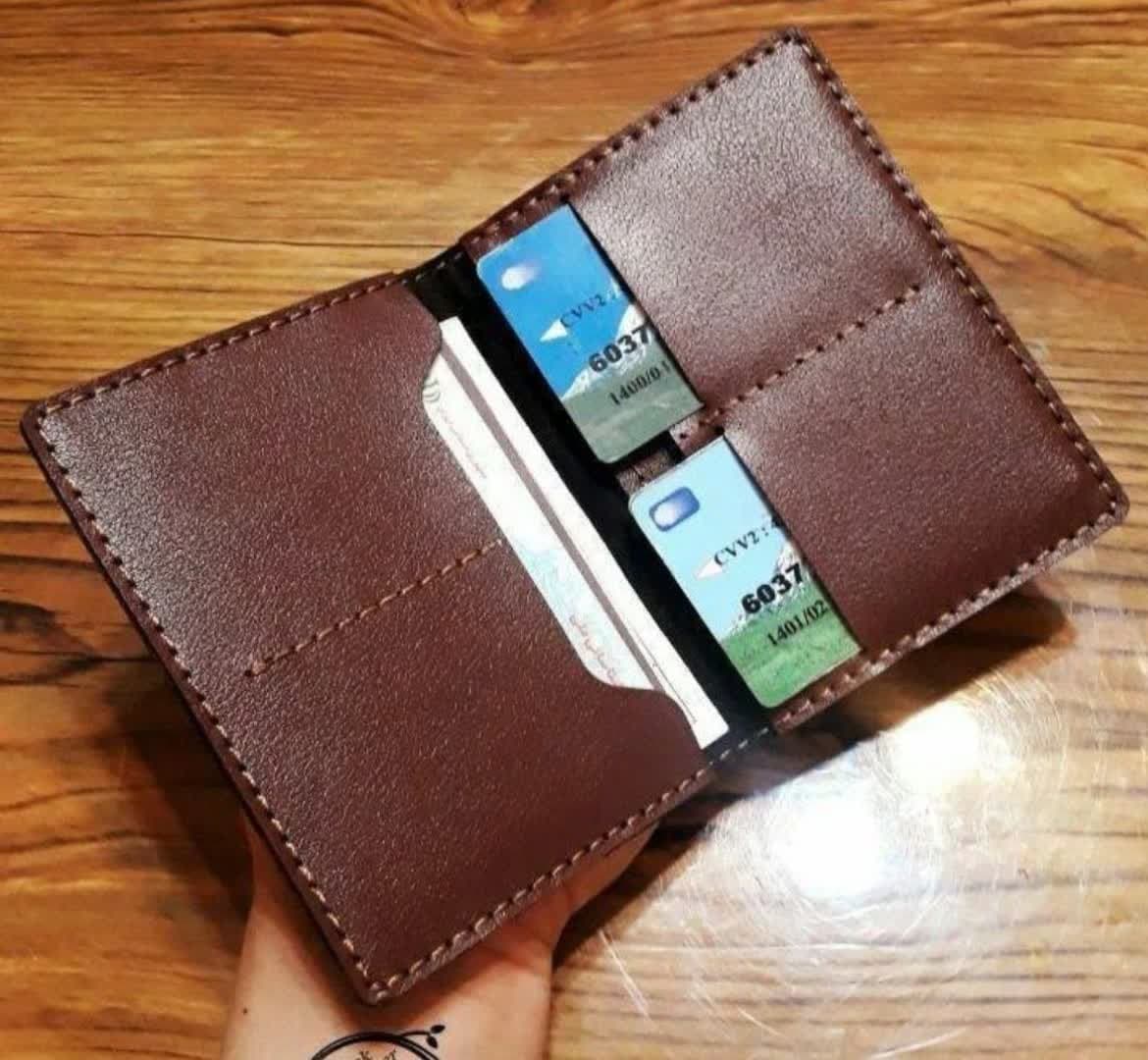 کیف مدارک با چرم دست دوزی شده
