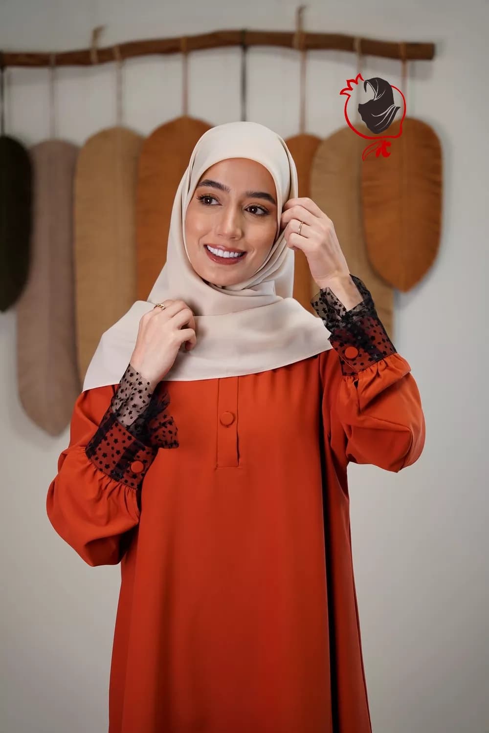 روسری حریرکرپ کشدار / بدون کش کرم استخوانی