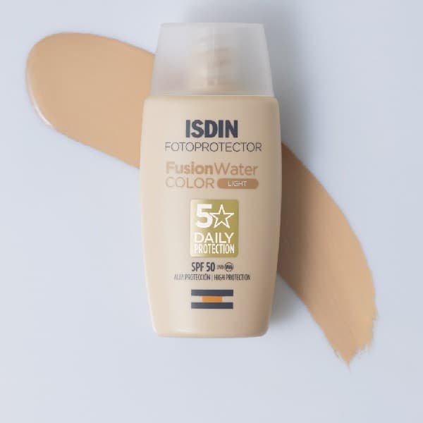 ضد آفتاب رنگی فیوژن واتر رنگ لایت ایزدین spf 50 — تصویر ۲