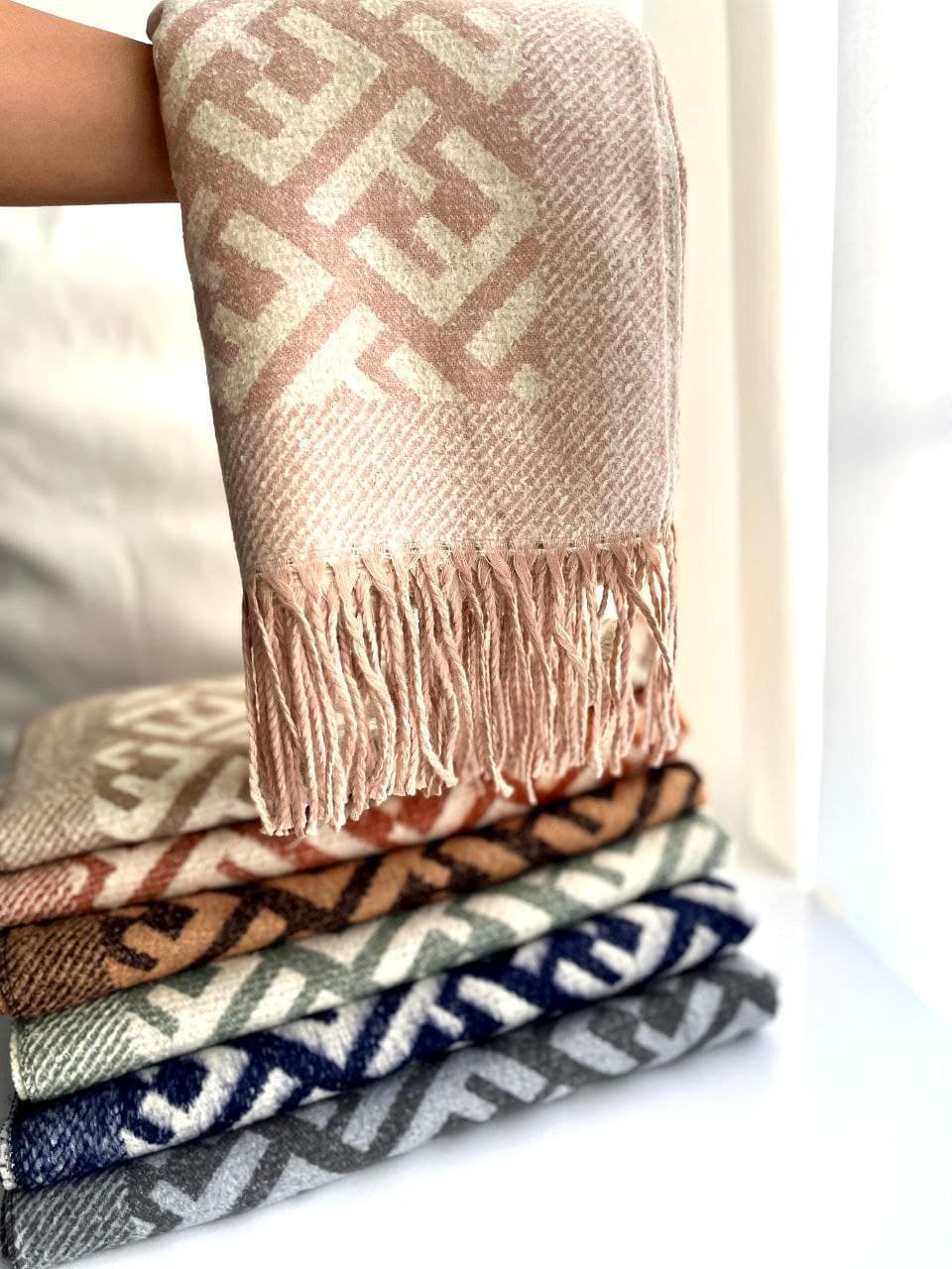 شال تدی Fendi وارداتی — تصویر ۴