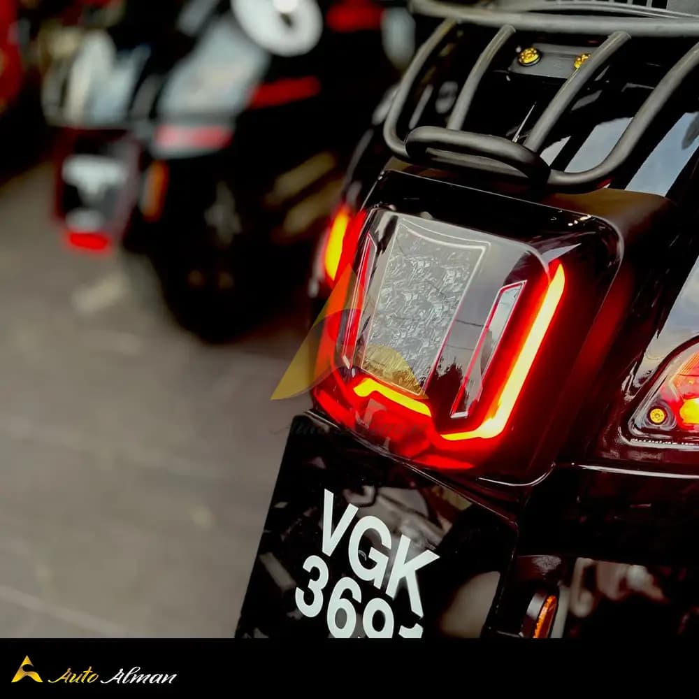 چراغ عقب وسپا GTS — تصویر ۵