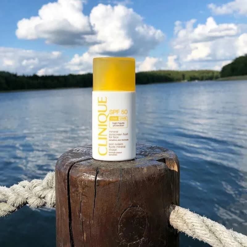 کرم ضدآفتاب بی رنگ مینراب کلینیک SPF50 — تصویر ۴