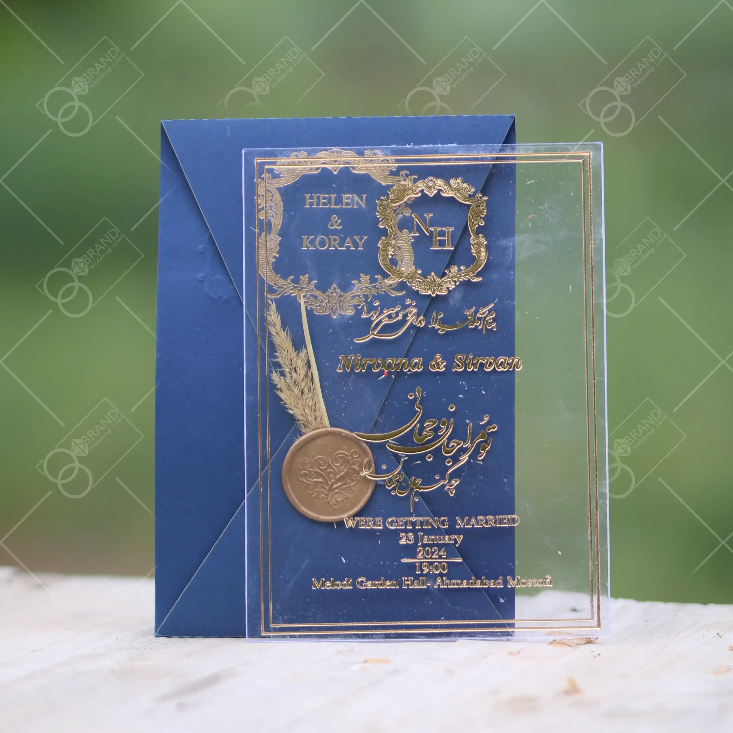 کارت عروسی پلکسی سرمه ای ایستاده مدل Alani — تصویر ۲