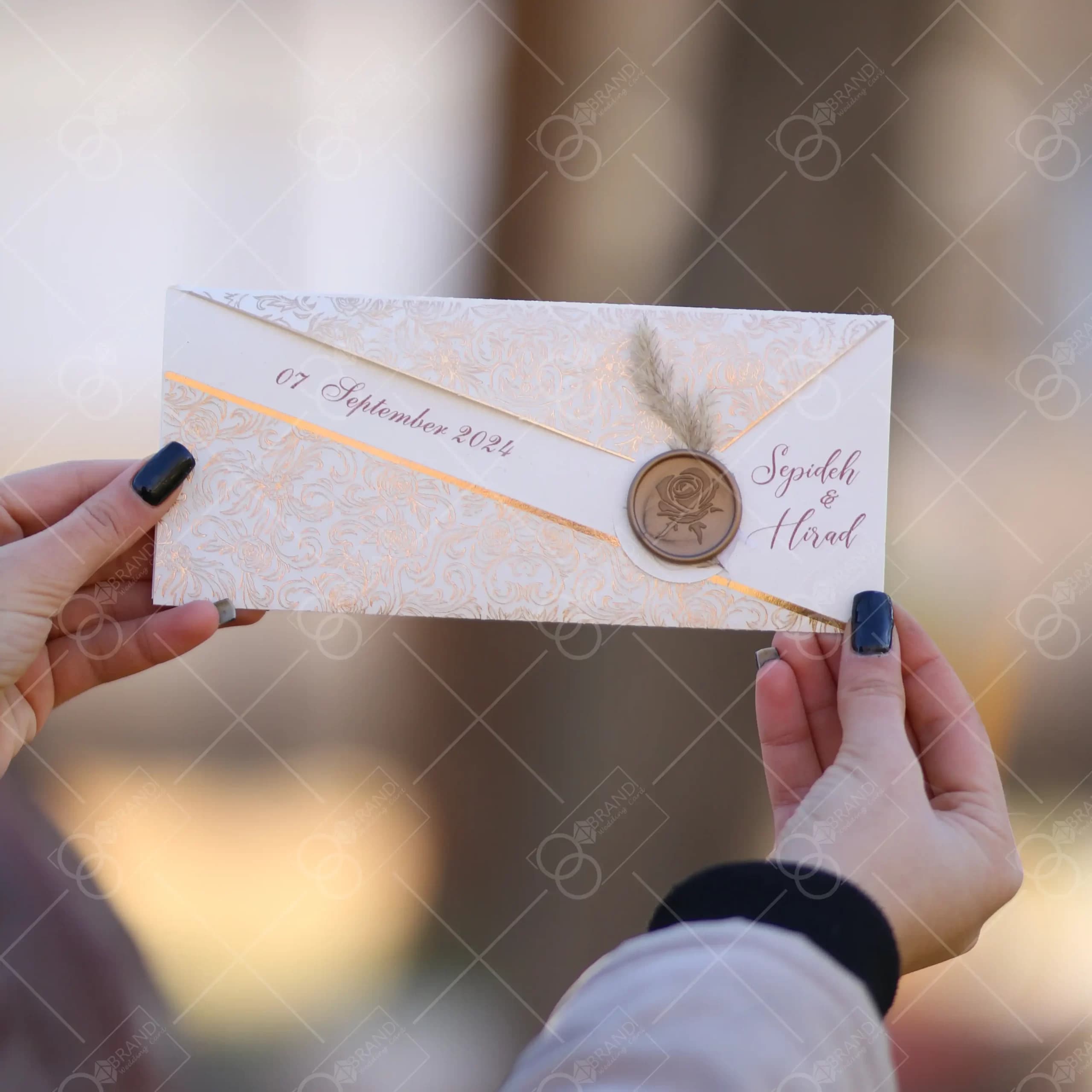 کارت عروسی وکتور گل طلا کوب شده Kesho