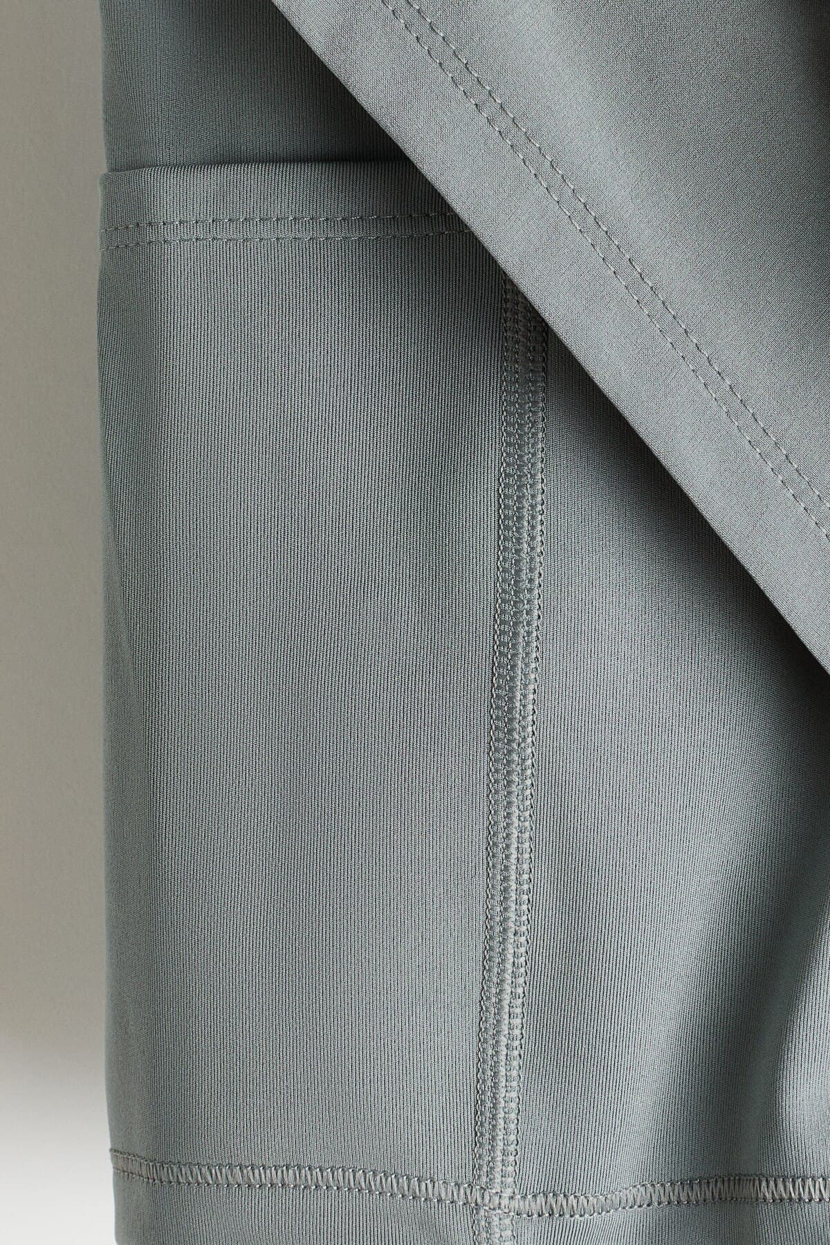 شورت ورزشی اچ اند ام دخترانه پلی استر خاکستری راسته Relaxed/ریلکس فاق نرمال Relaxed/ریلکس اسپرت | H&M 1259347 ID — تصویر ۳