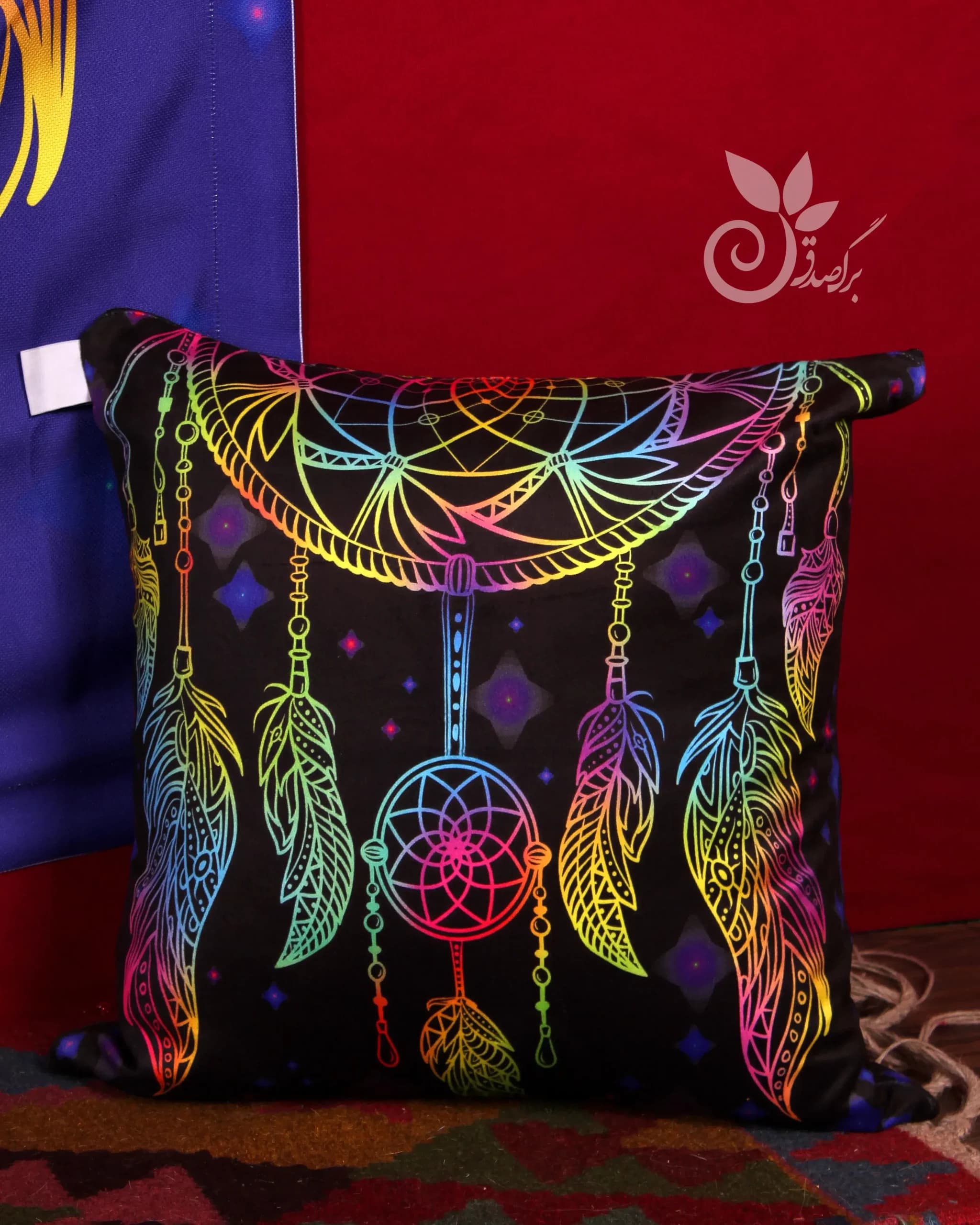 کوسن مخمل طرح دریم کچر کد 42 — تصویر ۲