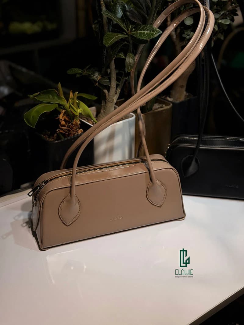 کیف زنانه.دخترانه : دوشی چرم شیک — تصویر ۷