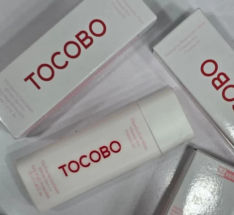 کرم ضدآفتاب ویتامینه تون آپ توکوبو SPF50 — تصویر ۶