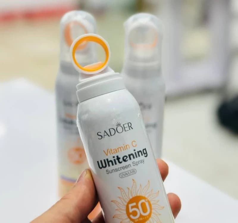 اسپری ضدآفتاب ضدلک ویتامین C برند SPF50 SADOR — تصویر ۶