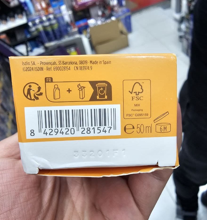 ضد آفتاب مجیک ریپیر فیوژن واتر ایزدین SPF50 [ترمیم کننده] — تصویر ۴