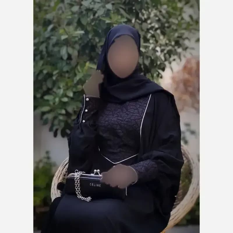 عبای زنانه طرح حسنا جنس کرپ الیزه رنگ مشکی فری سایز — تصویر ۲