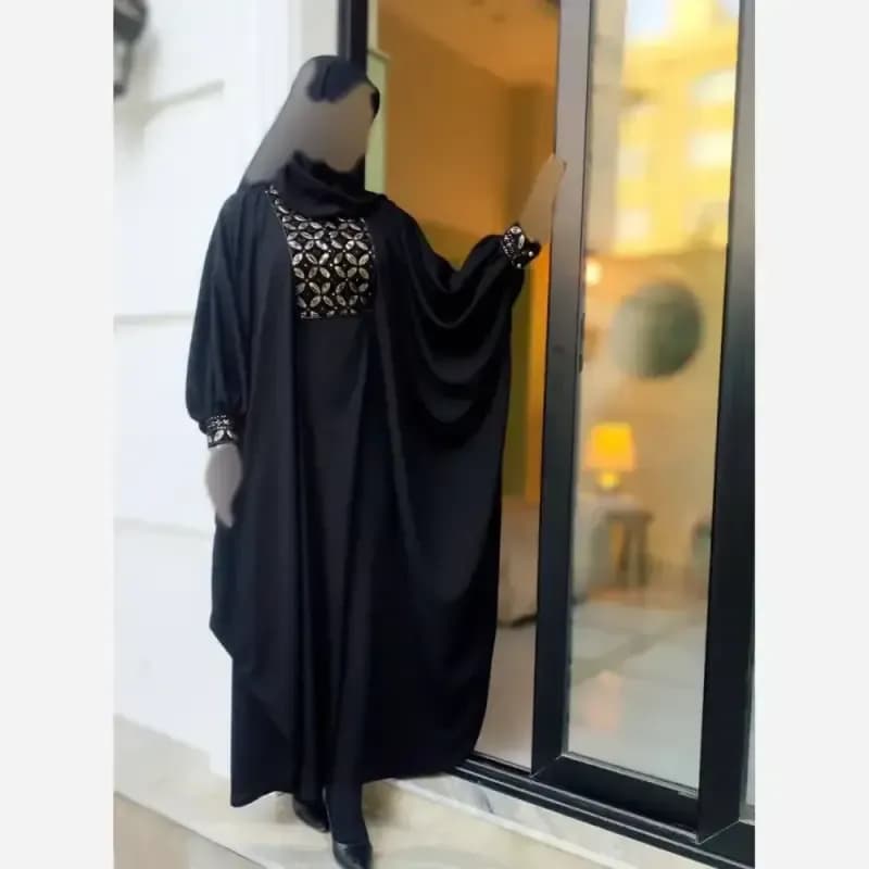 عبا مشکی طرح محیا با خرجکار سوزن دوزی هندی کرپ الیزه — تصویر ۳