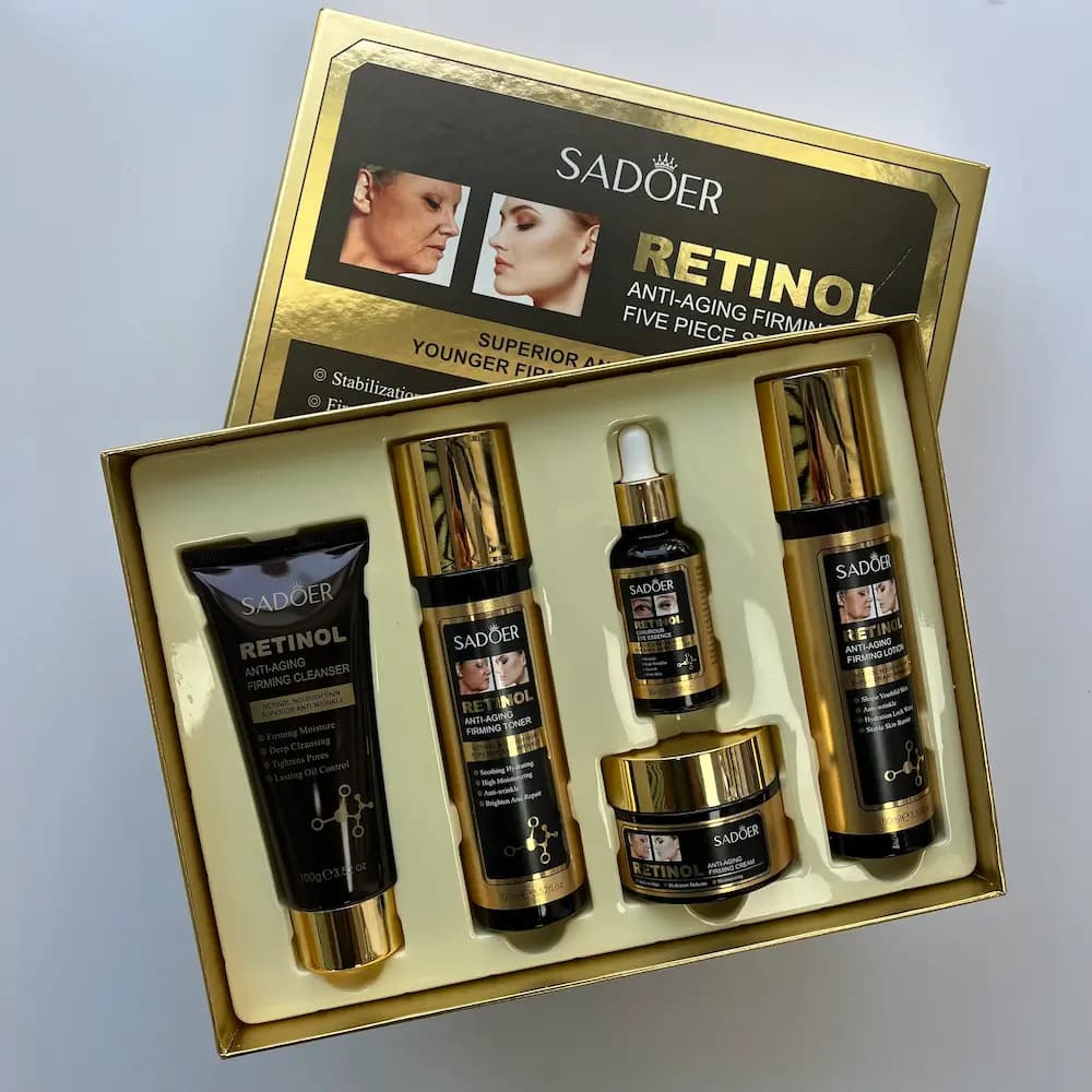 پک رتینول سادور؛ ست مراقبت پوستی ۵ تکه جوانساز و ضدپیری | SADOER RETINOL ANTI AGING FIRMING FIVE PIECE SET — تصویر ۲