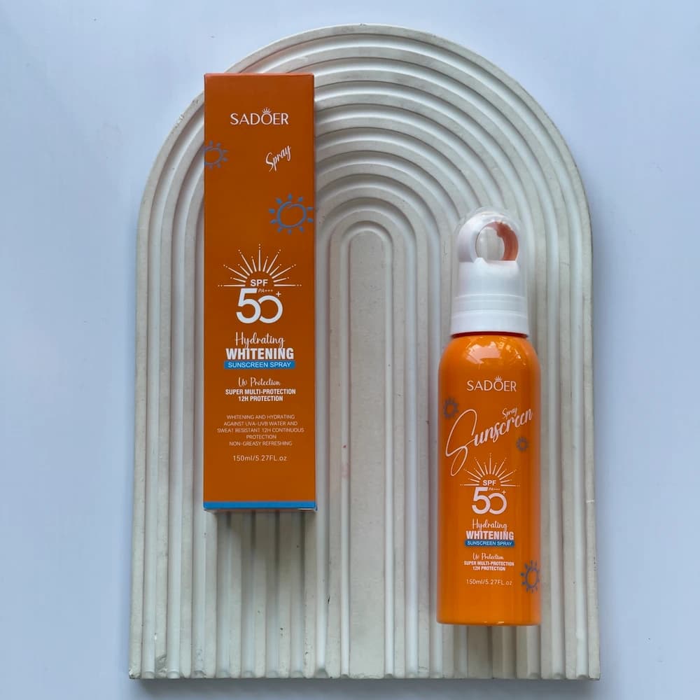 اسپری ضد آفتاب سادور؛ سفید کننده صورت حجم 150 میل | SADOER Whitening Sunscreen Spray SPF PA+++ 150ml
