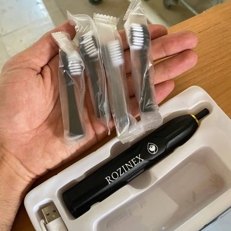مسواک برقی مدل ROZINEX به همراه 4 سری یدک — تصویر ۴