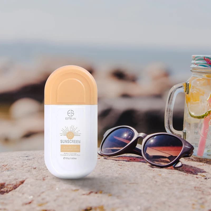 کرم ضد آفتاب رنگی استیلن، SPF 100، مدل All-In-One، مناسب انواع پوست با تنالیته متوسط و حجم 100 میلی‌لیتر، ضدآب، محافظت‌کننده در برابر اشعه‌های UVA و UVB — تصویر ۲