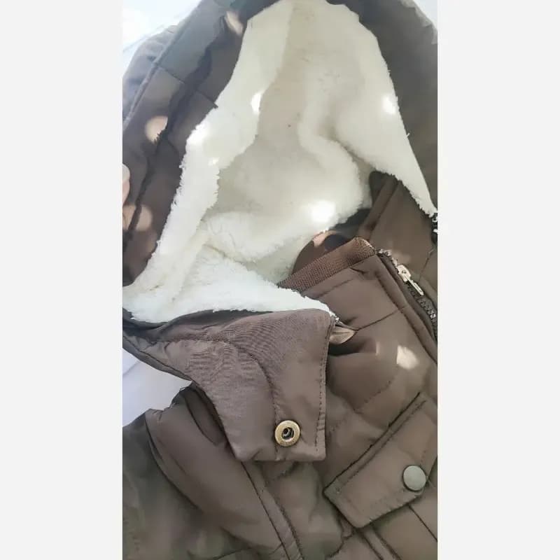 کاپشن خلبانی گرم بچگانه زمستانی کلاهدار رنگ قهوه ای شکلاتی سایز 50 تا 60 — تصویر ۲