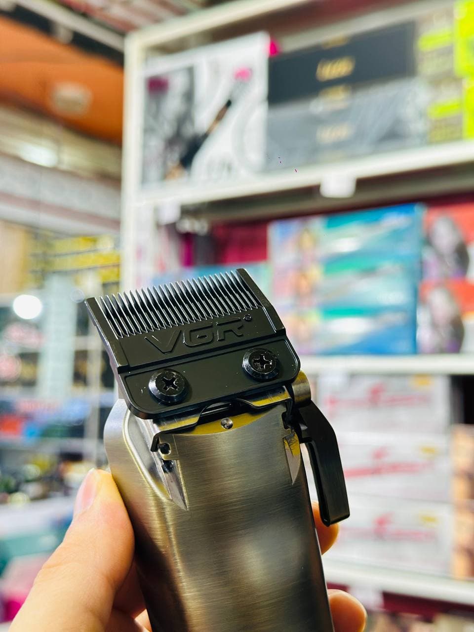 ماشین اصلاح موی سر و صورت وی جی ار VGR V-005 — تصویر ۵