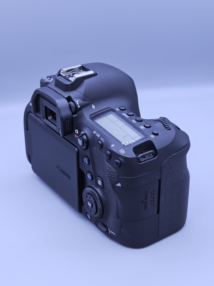 دوربین Canon EOS 6D Mark II دست دوم (6000 شات) — تصویر ۴