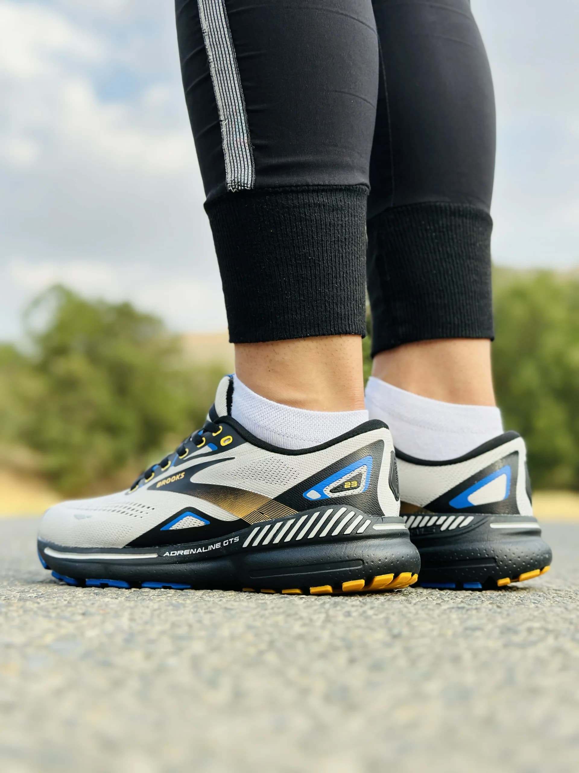 کتونی بروکس مدل Adrenaline GTS 23 طوسی — تصویر ۸