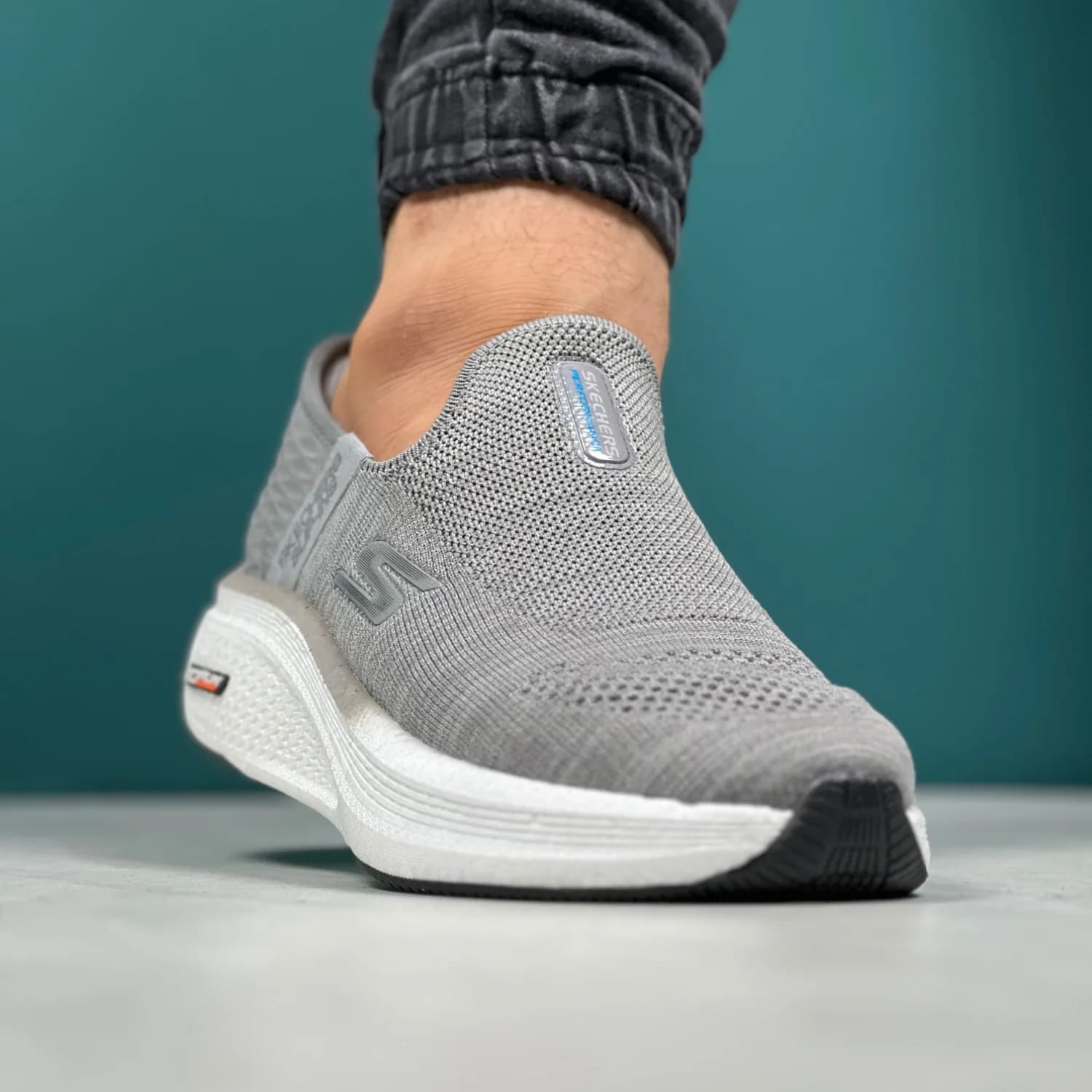 کتونی اسکیچرز SLIP-INS GO RUN کد:1080 — تصویر ۴