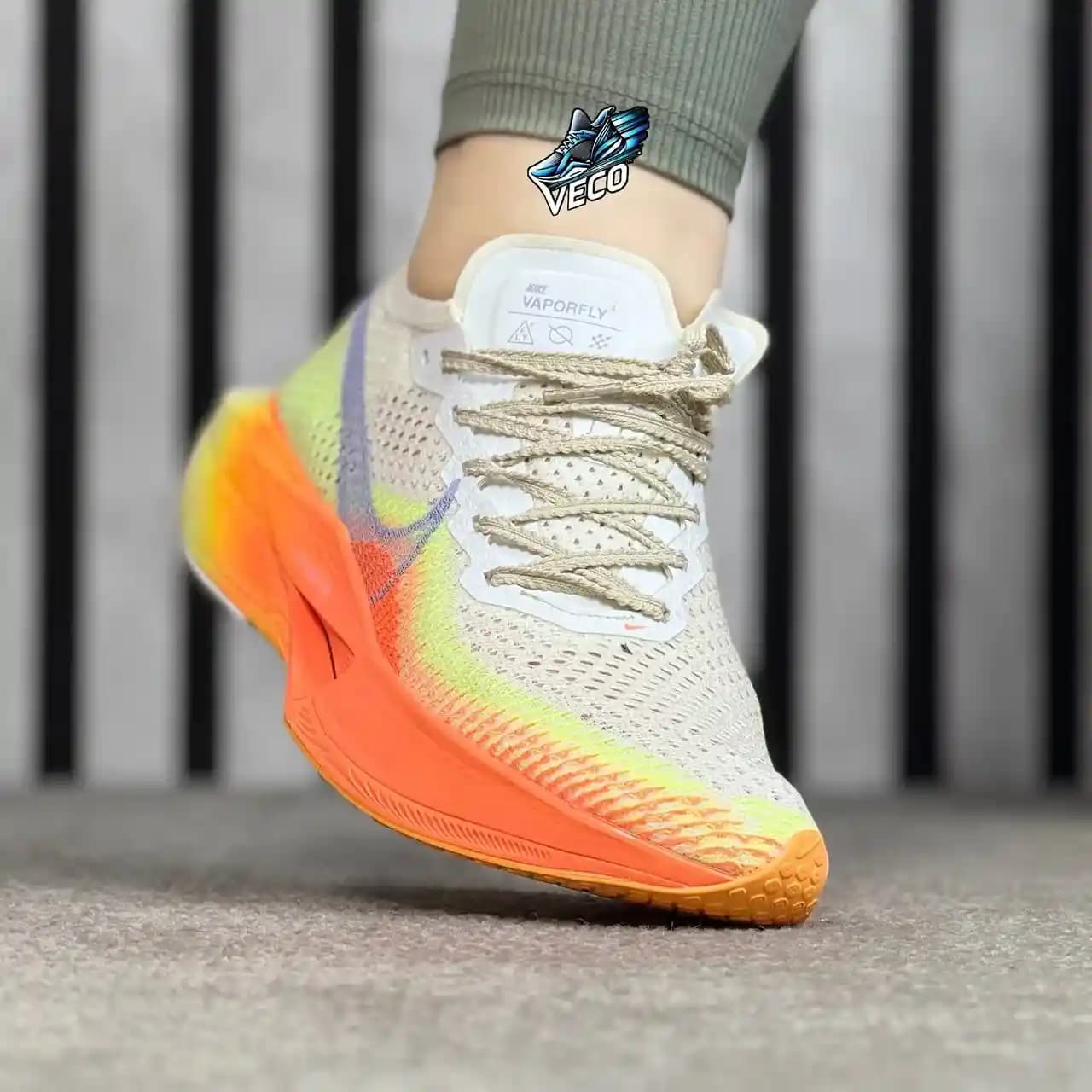 نایک Vaporfly 3 زنانه کد 1017 — تصویر ۲