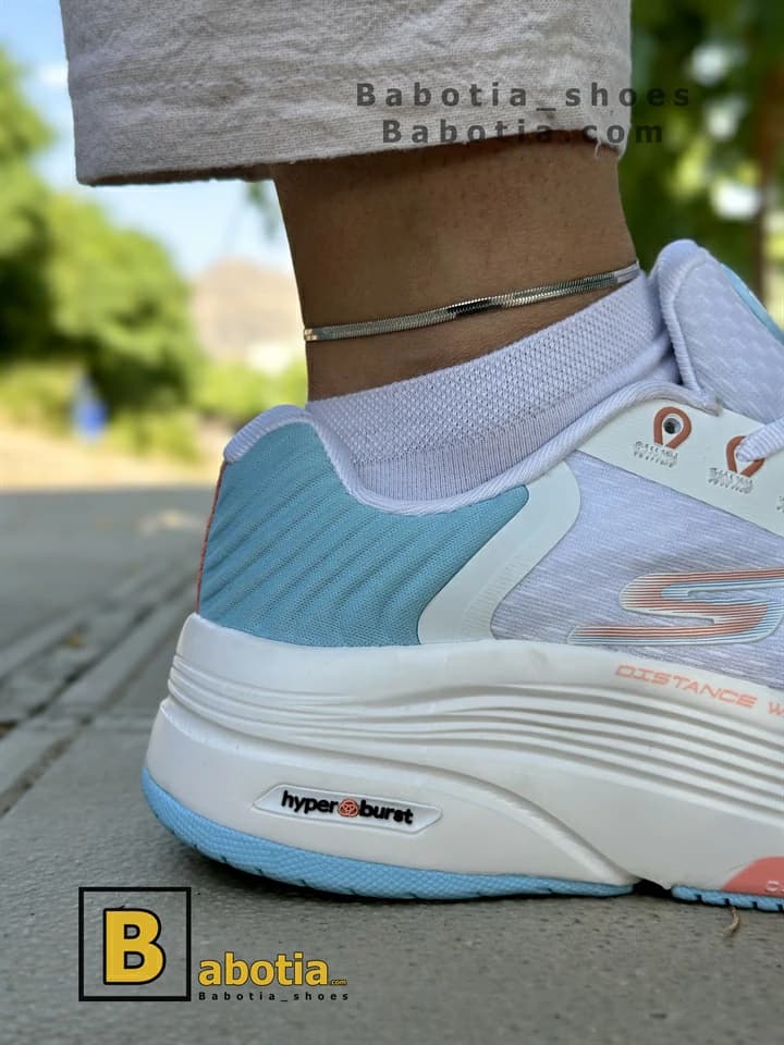 کفش اسکیچرز مدل DISTANCE WALKER 2023 سفید زنانه — تصویر ۴