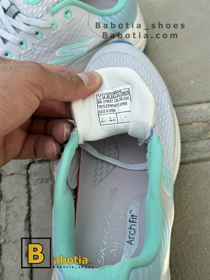 کفش اسکیچرز مدل DISTANCE WALKER 2023 طوسی زنانه — تصویر ۵