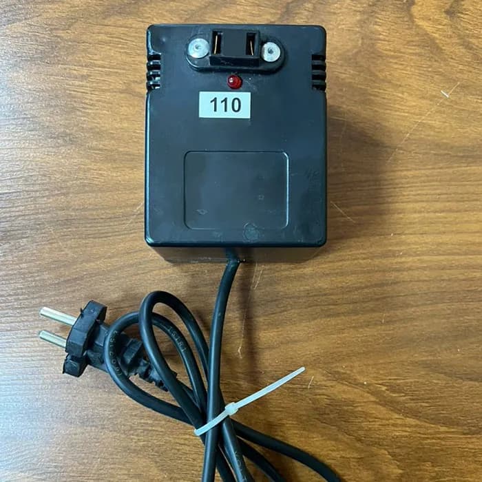 ترانس تبدیل 220 به 110 برق 100 وات بدنه پلاستیکی