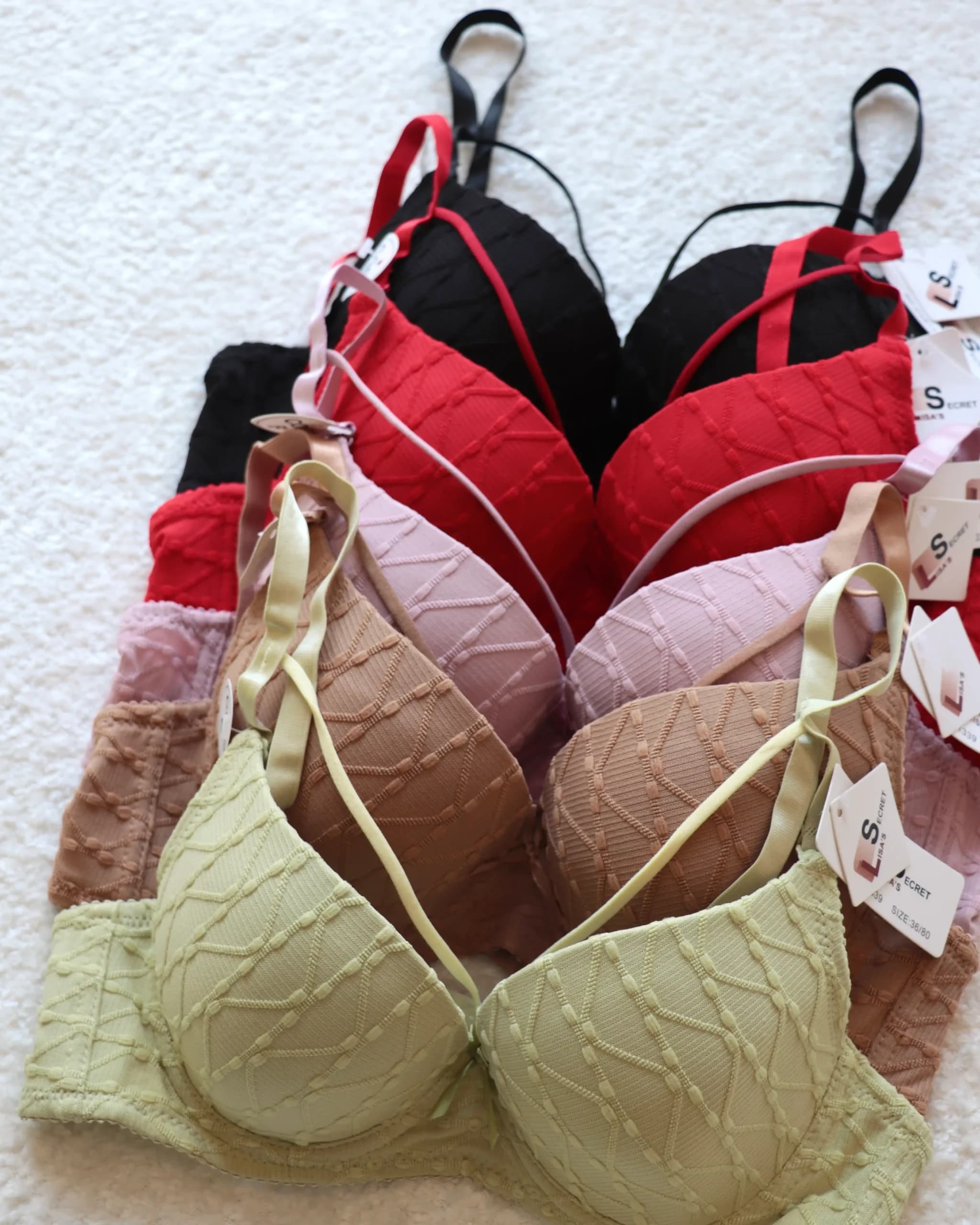 سوتین اسفنجی هارنس دار کد ۱۳۳۹ — تصویر ۴