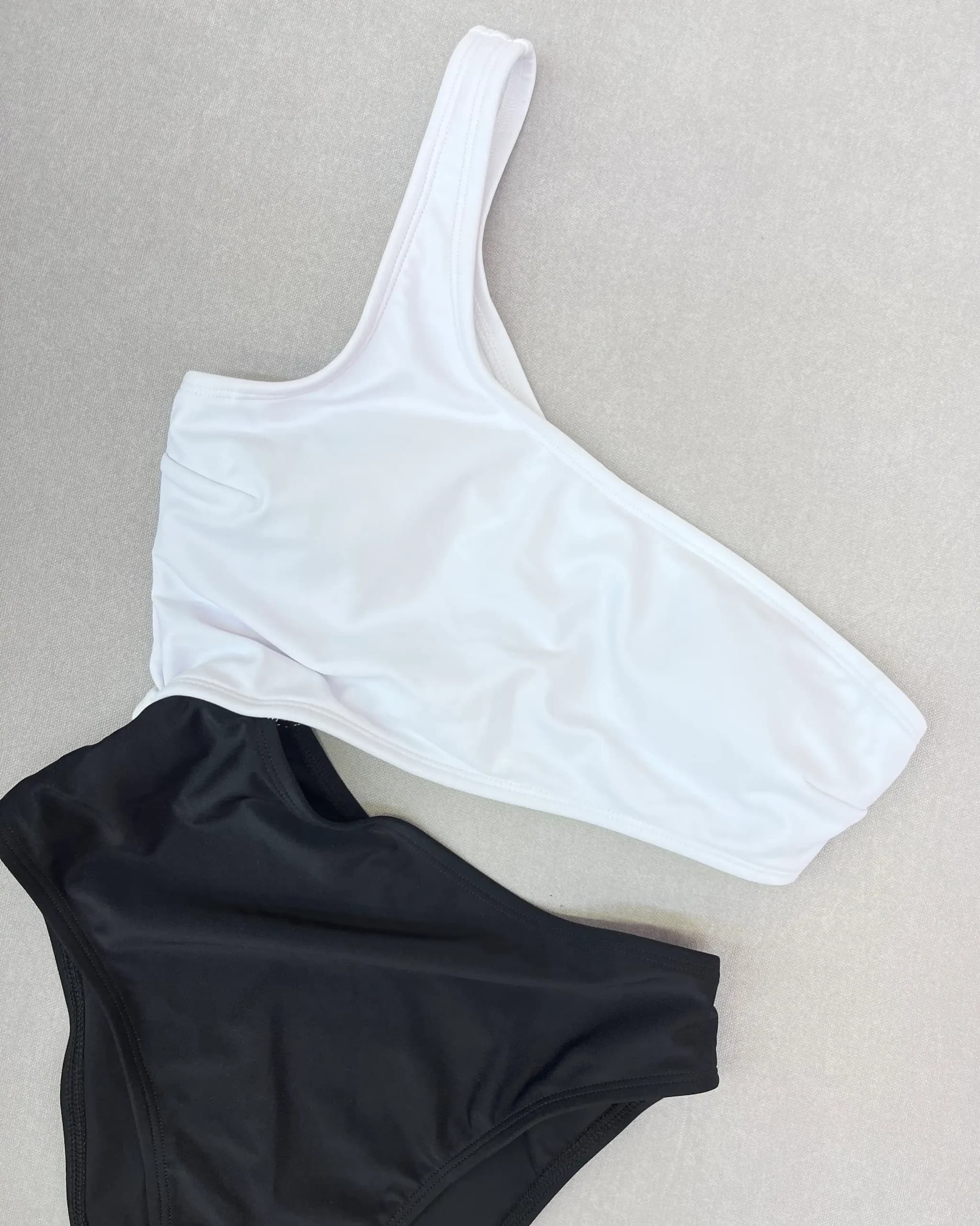 بیکینی وان شولدر cupshe سایز XS — تصویر ۳