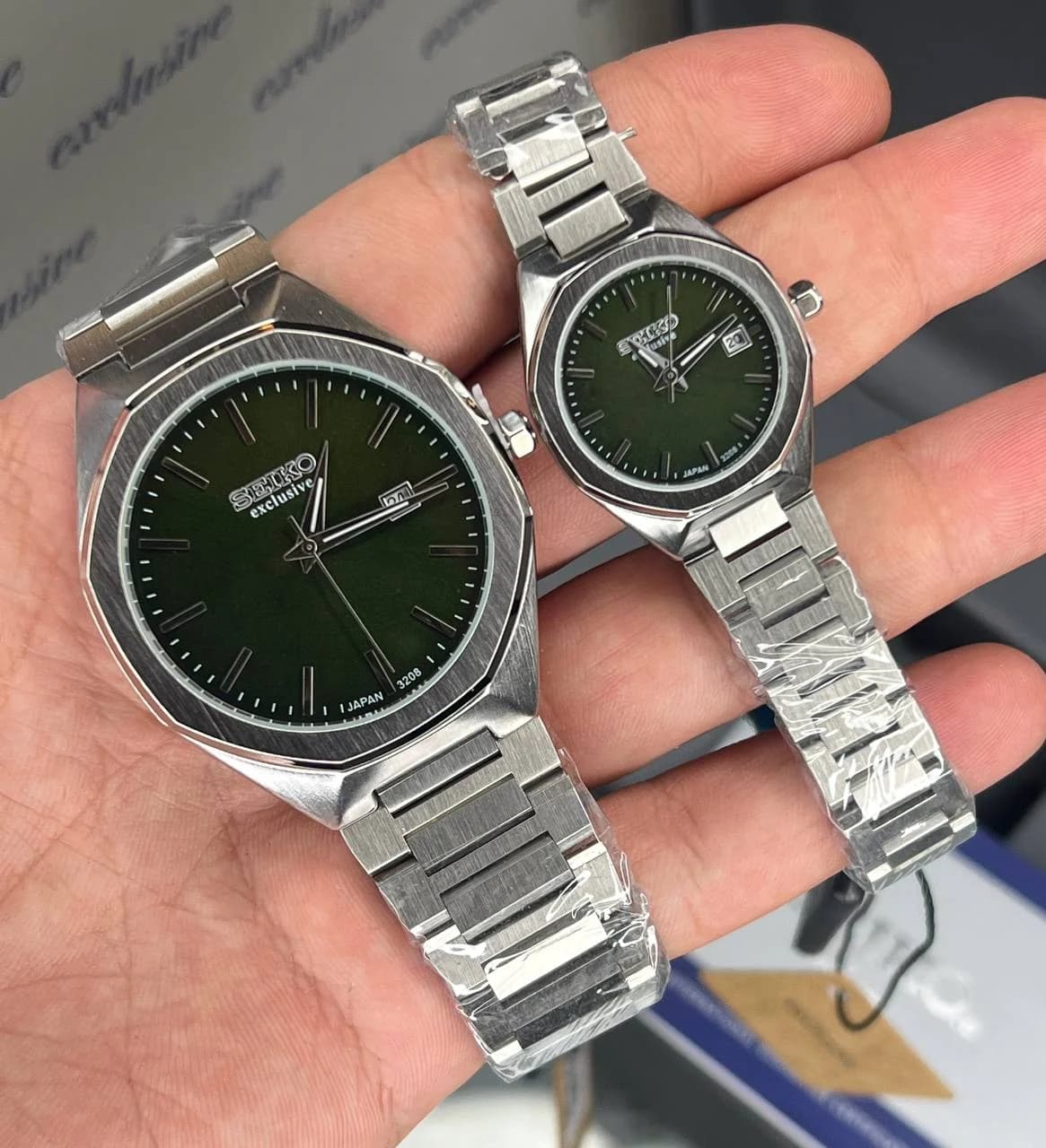 ساعت سیکو ست زنانه مردانه سیکو اکسکلوسیو مدل 3208 رنگ نقره ای صفحه سبز