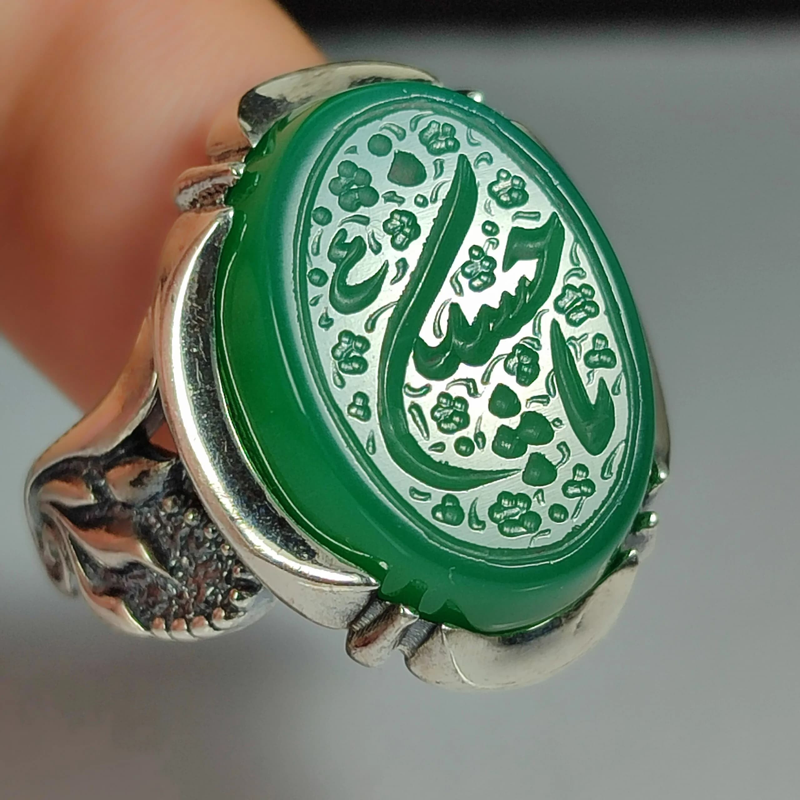 انگشتر نقره باسنگ عقیق سبز حکاکی یاحسین کد 2281 — تصویر ۳