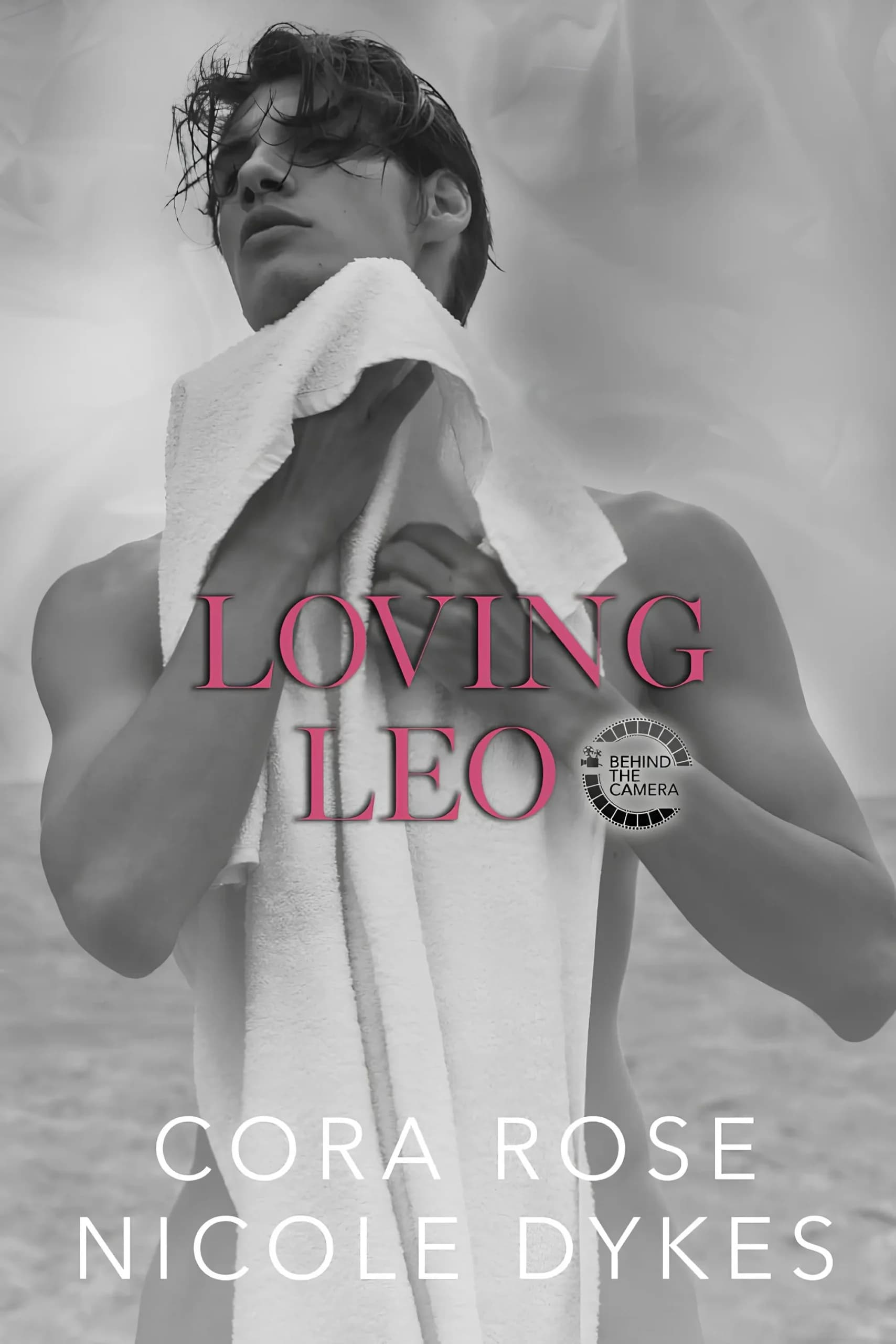 کتاب عاشق لئو (Loving Leo) نسخه انگلیسی PDF | کورا رز و نیکول دایکس