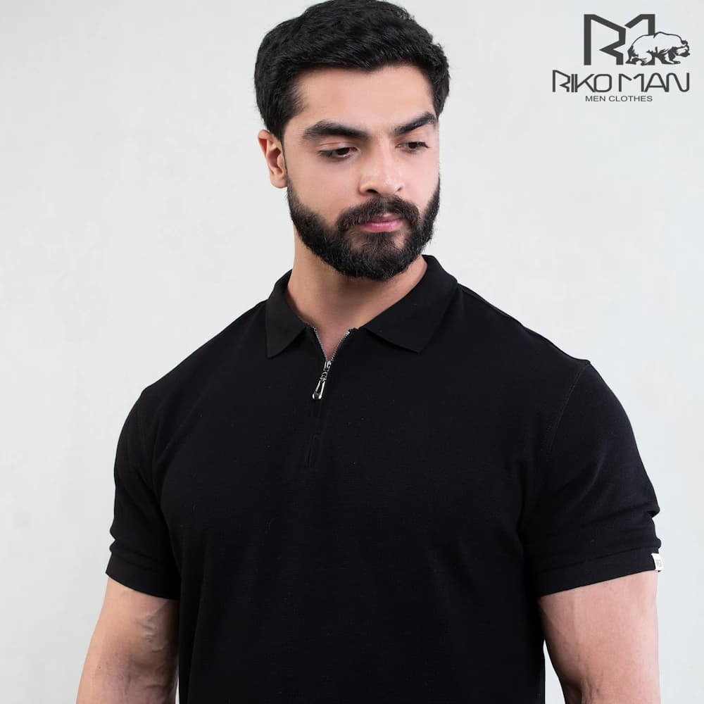 تیشرت مردانه نیم زیپ رنگ مشکی برند ریکومن کد ۲۷۷۷ — تصویر ۲
